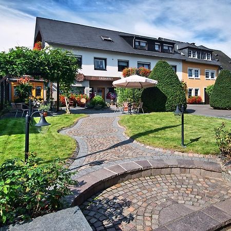 Wein & Gastehaus Hermeshof Hotel Trittenheim Exterior photo