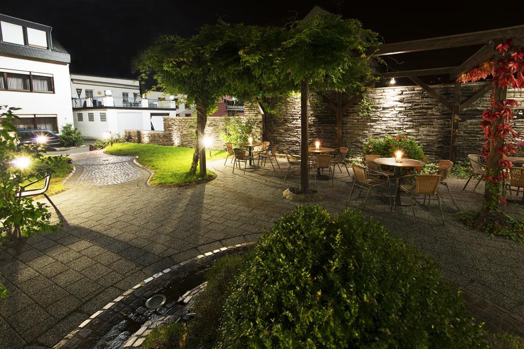 Wein & Gastehaus Hermeshof Hotel Trittenheim Exterior photo
