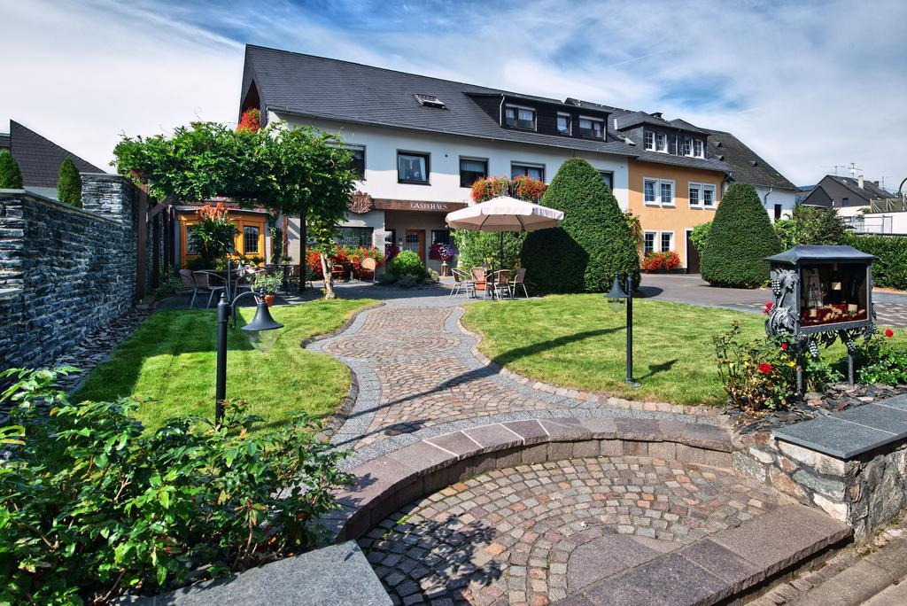 Wein & Gastehaus Hermeshof Hotel Trittenheim Exterior photo